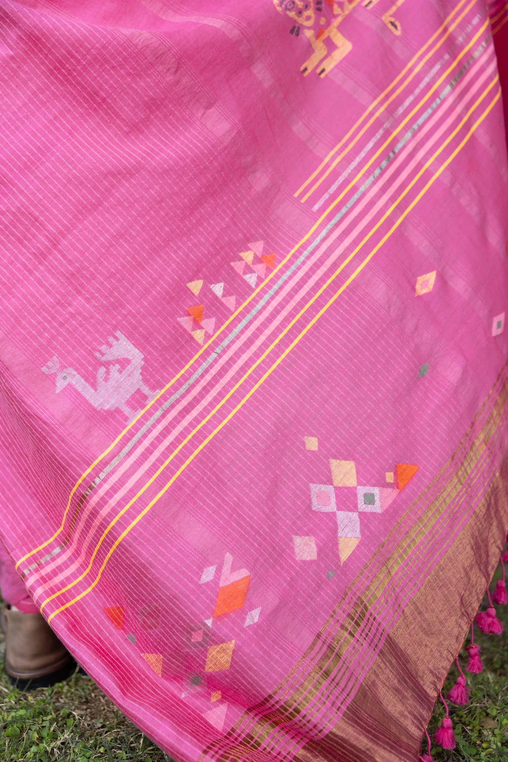 Sarron Gulabi-001 Saree, pink zari-striped silk-cotton Jamdani saree with peacock and tiger motifs.