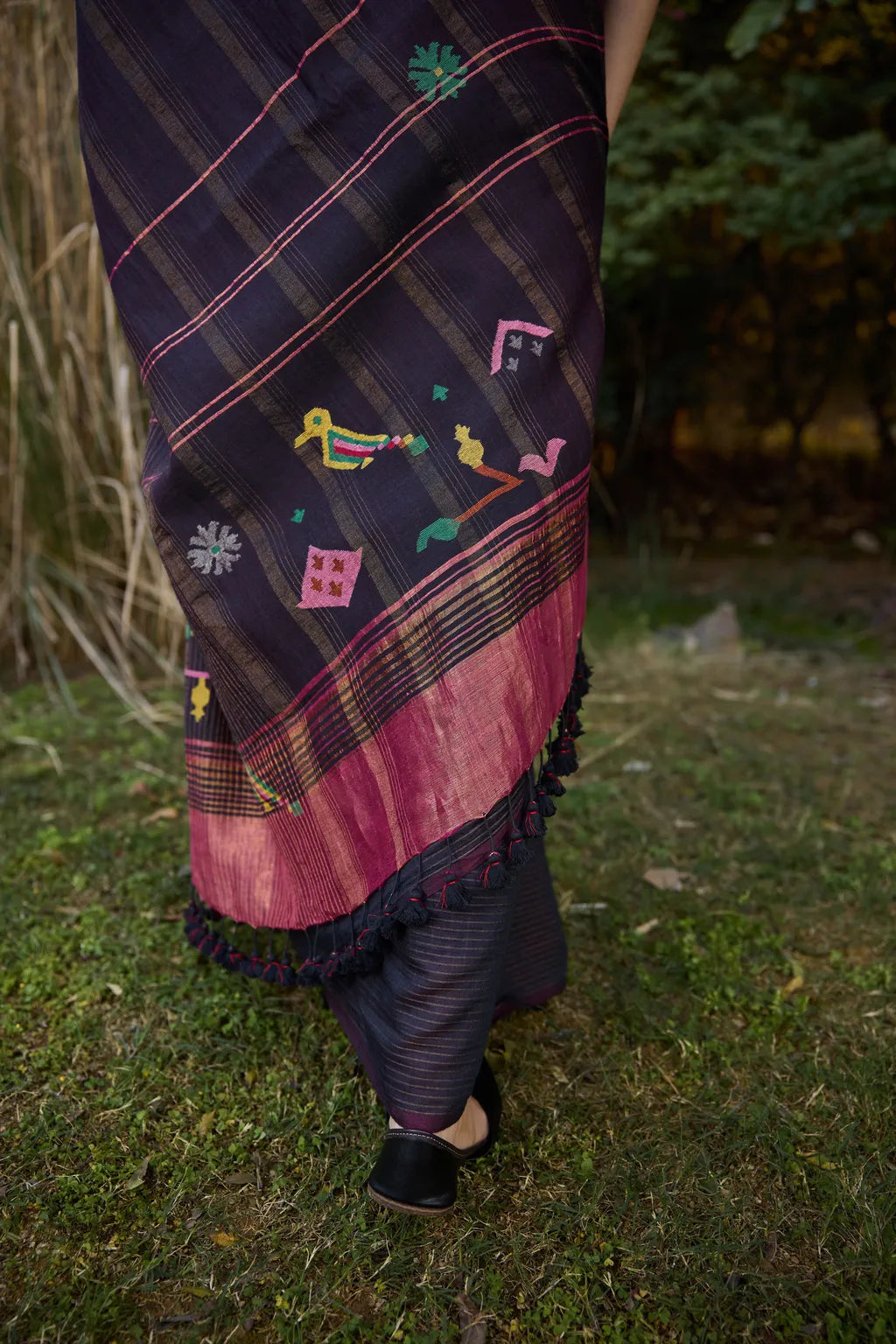 Sarron Kala-001 Saree, black and brown striped silk-cotton Jamdani saree with bird and floral motifs.