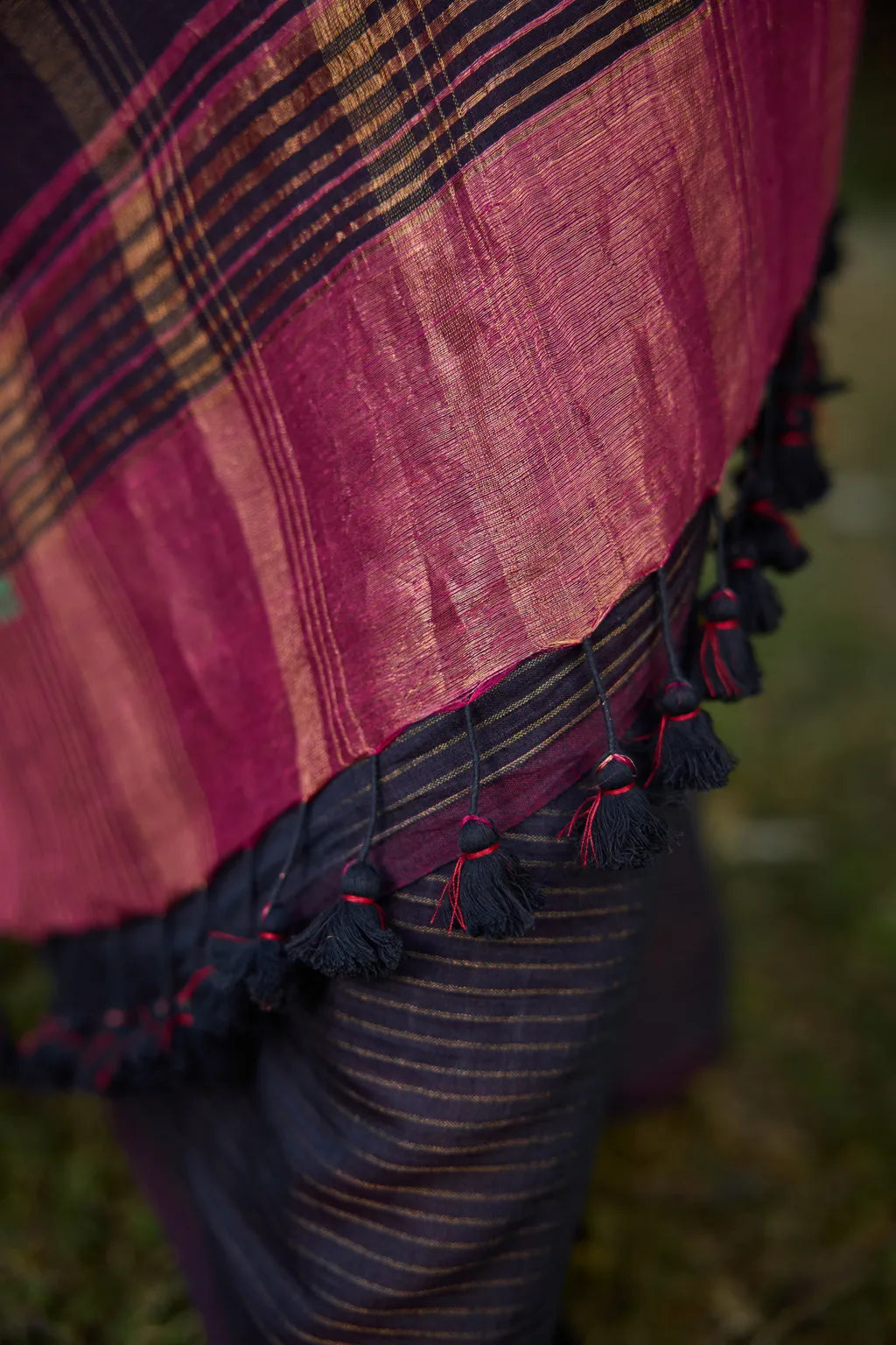 Sarron Kala-001 Saree, black and brown striped silk-cotton Jamdani saree with bird and floral motifs.
