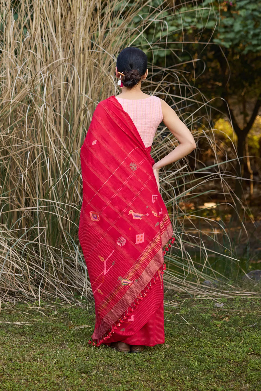 Sarron Laal-001 Saree, bright red striped silk-cotton Jamdani saree with bird and floral motifs.