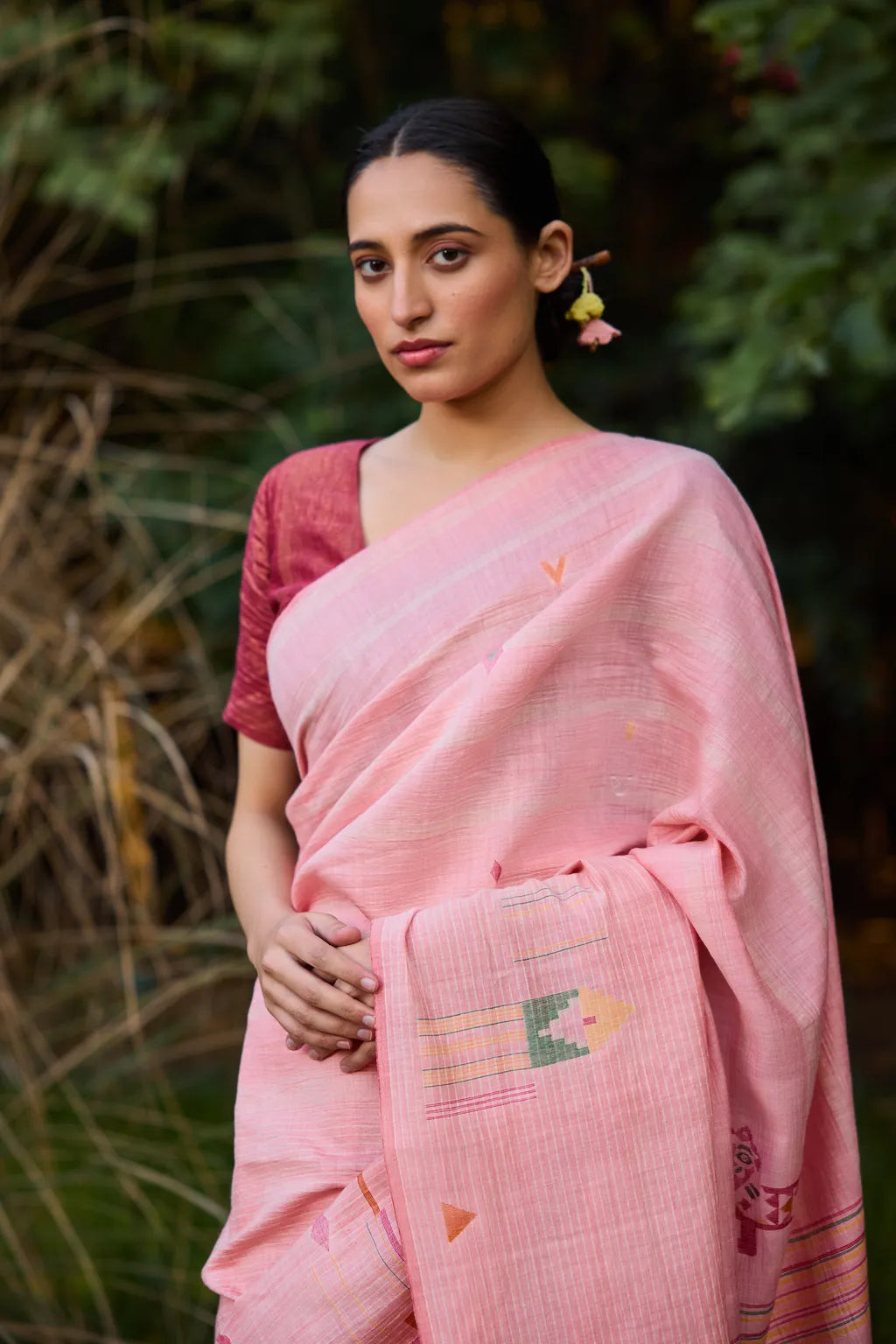 Sarron Laal-002 Saree, white, red and pink striped silk-cotton Jamdani saree with peacock and tiger motifs.