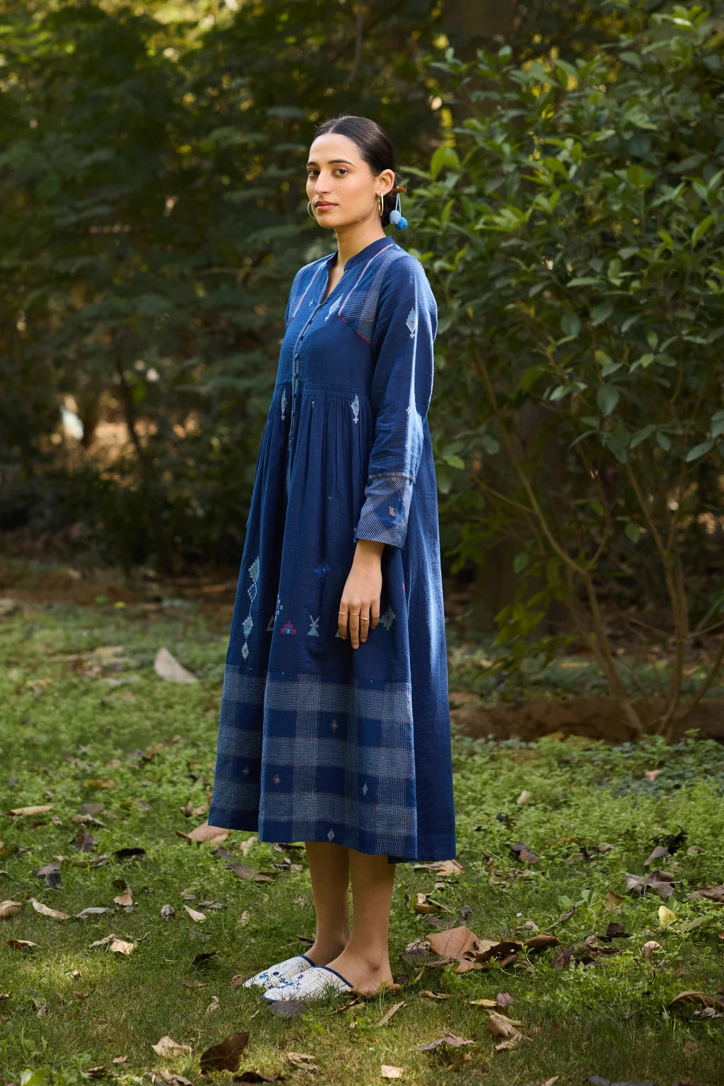 Nimi Dress — Deep indigo blue silk cotton Jamdani dress — side view | Sarron