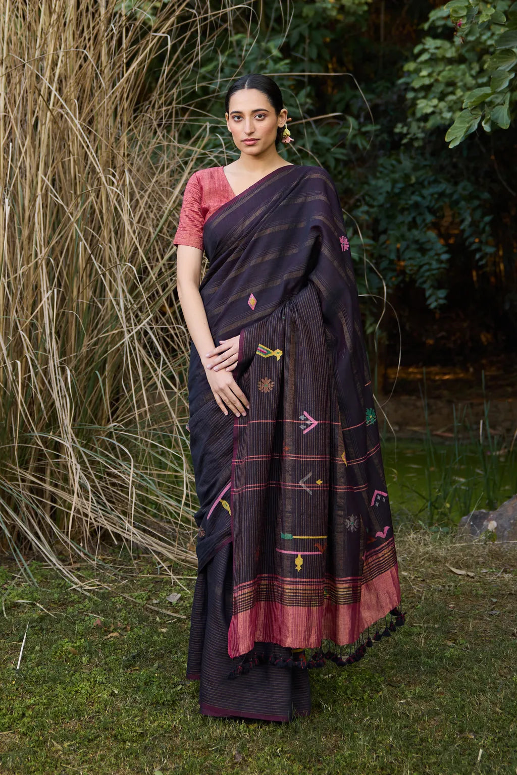 Sarron Kala-001 Saree, black and brown striped silk-cotton Jamdani saree with bird and floral motifs.