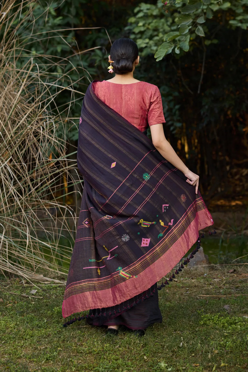Sarron Kala-001 Saree, black and brown striped silk-cotton Jamdani saree with bird and floral motifs.