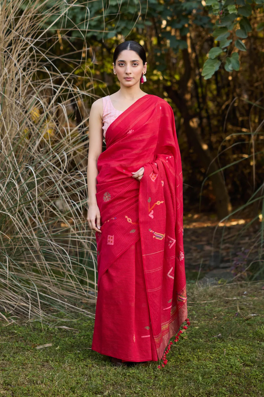 Sarron Laal-001 Saree, bright red striped silk-cotton Jamdani saree with bird and floral motifs.