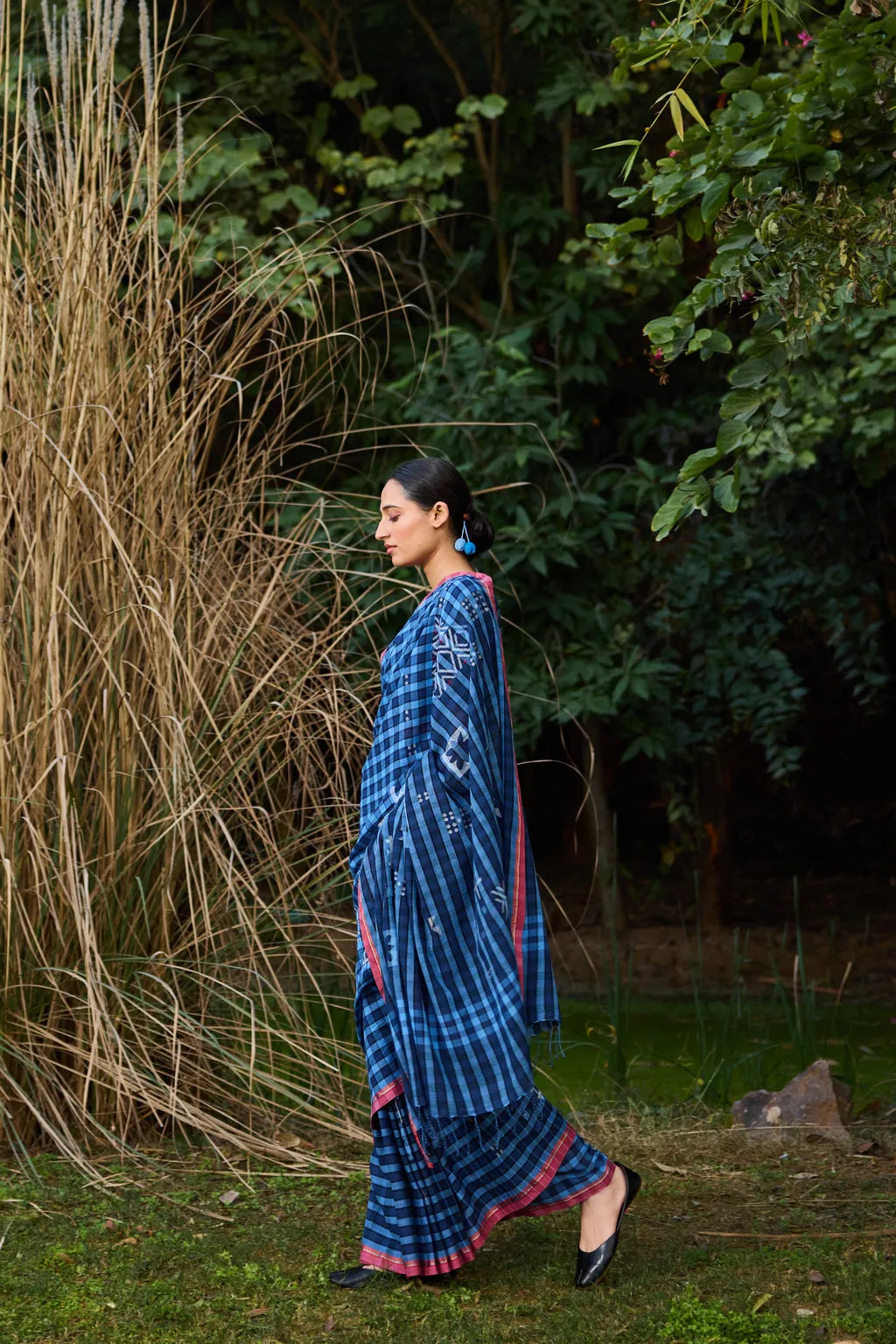 Sarron Nila-001 Saree, indigo checked cotton Jamdani saree with abstract geometric motifs and red selvedge.