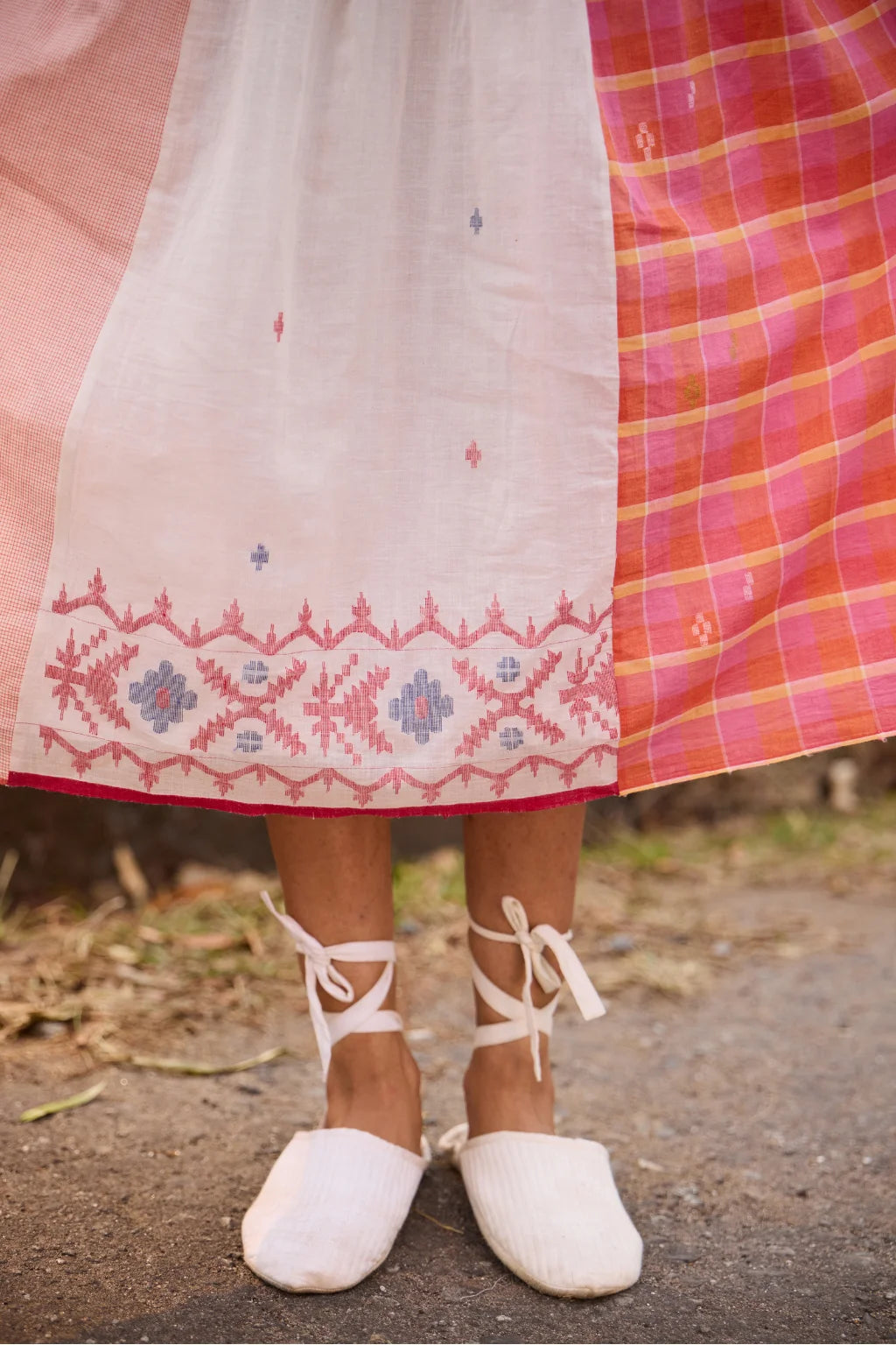 Sarron Phulkoli Skirt, panelled cotton Jamdani skirt in white, pink and red with woven Jamdani borders.