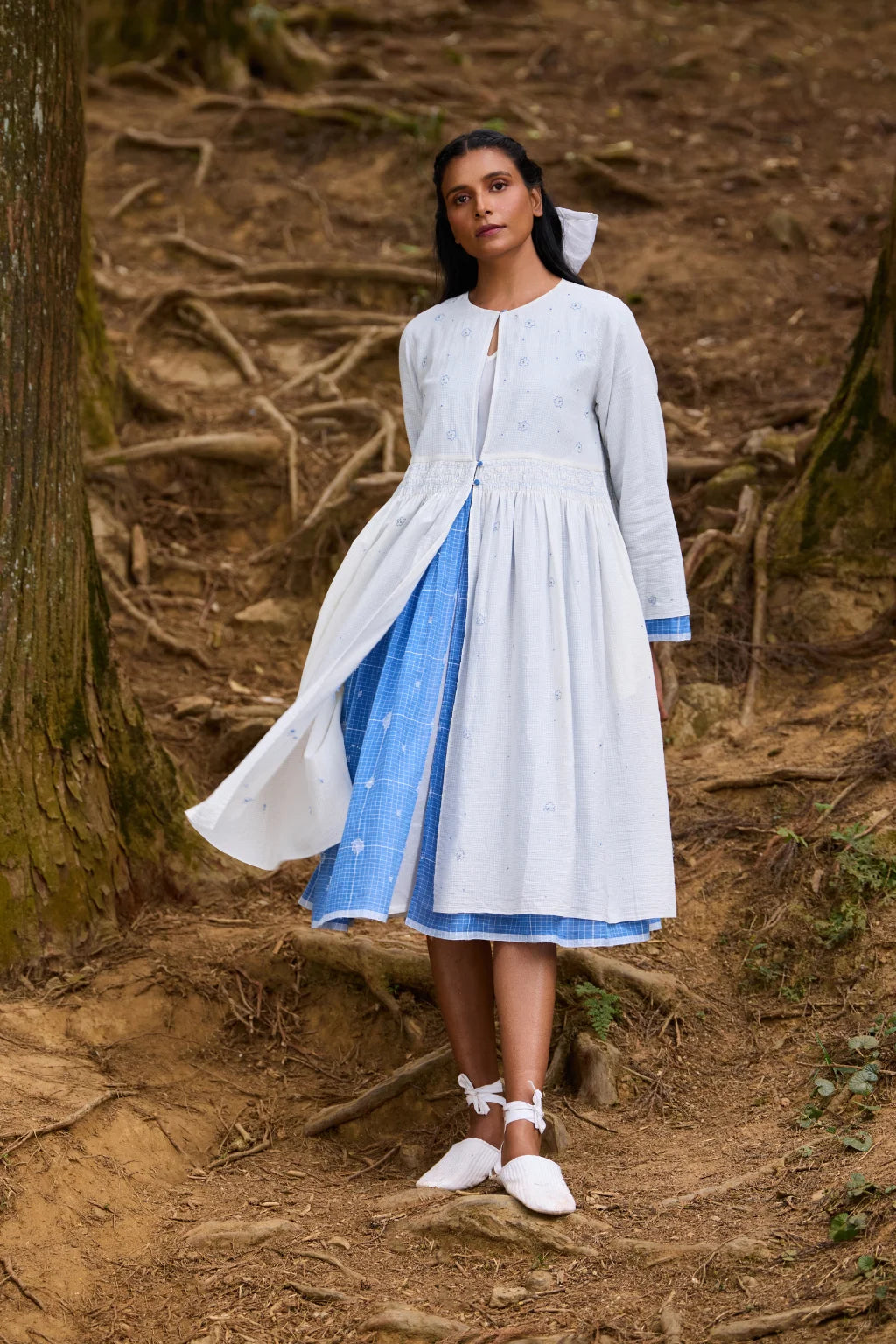 Sarron Sraboni Overlay, reversible blue cotton Jamdani and hand-embroidered handloom cotton overlay.