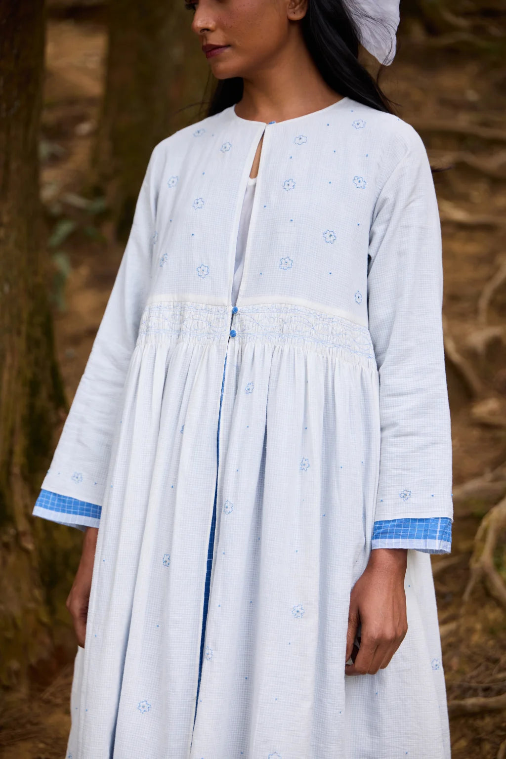 Sarron Sraboni Overlay, reversible blue cotton Jamdani and hand-embroidered handloom cotton overlay.